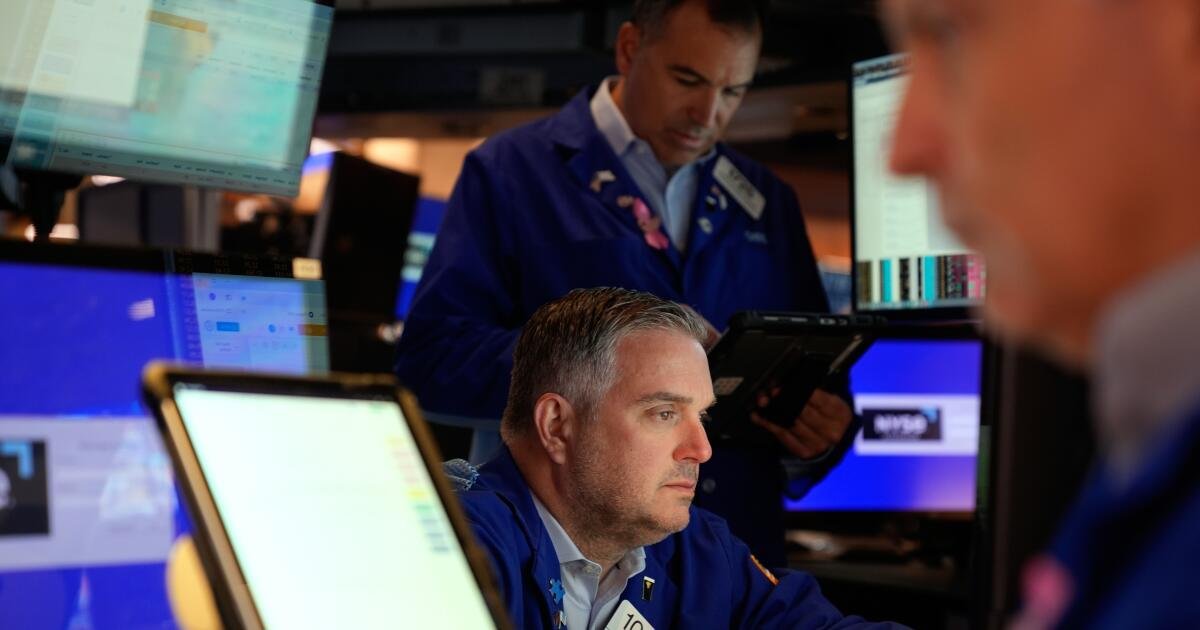 Las acciones toman una racha ganadora de 7 días ya que el precio de oro supera $ 4,000 por onza