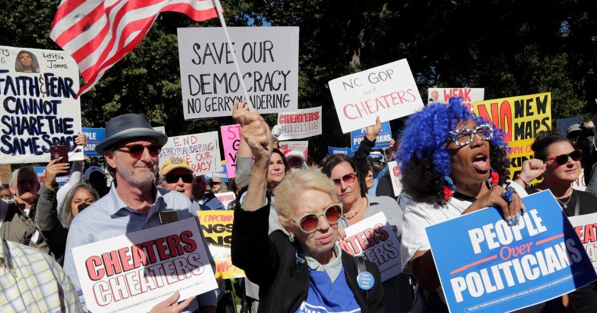 Los demócratas miran al largo plazo mientras el plan de redistribución de distritos del Partido Republicano de Carolina del Norte busca otro escaño para Trump