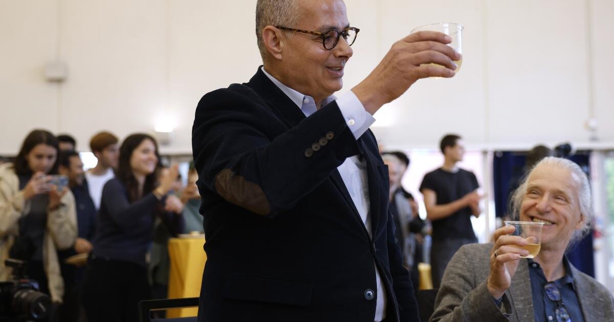 El premio Nobel de Química impulsa la tecnología aire-agua de la startup de Irvine para zonas de sequía