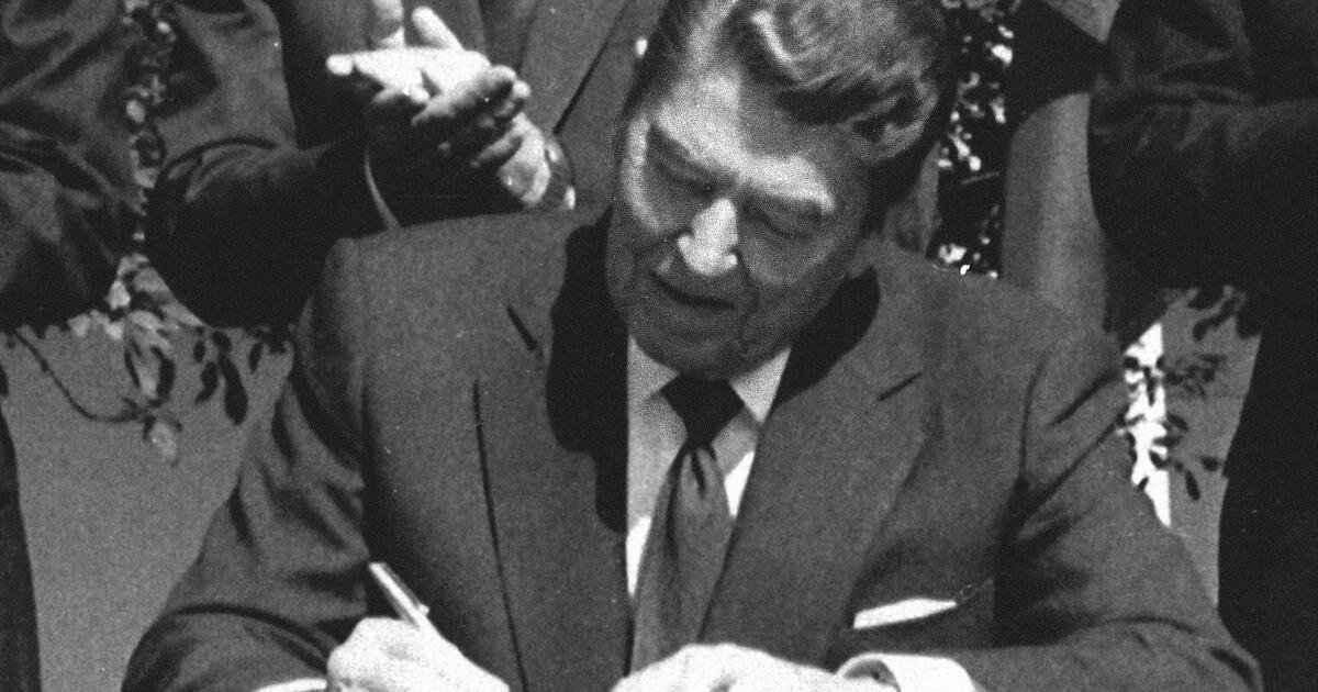 Trump dice que un anuncio canadiense expresaba erróneamente las opiniones de Ronald Reagan sobre los aranceles. Aquí están los hechos y el contexto.