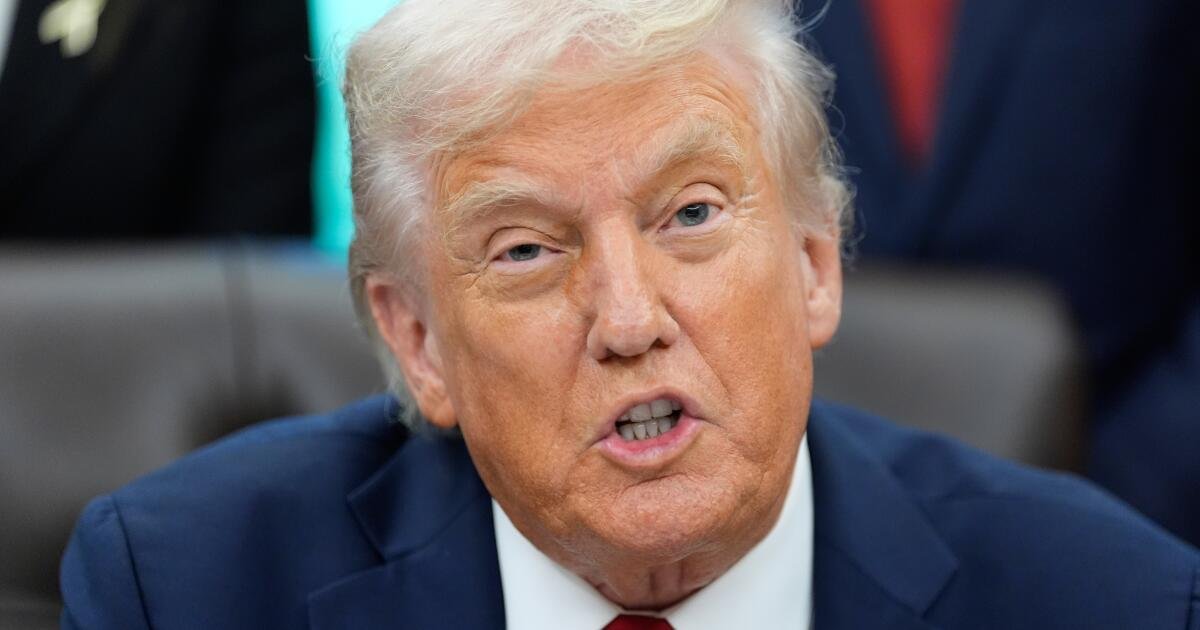 Trump usa el cierre del gobierno para repartir los disparos y el castigo político
