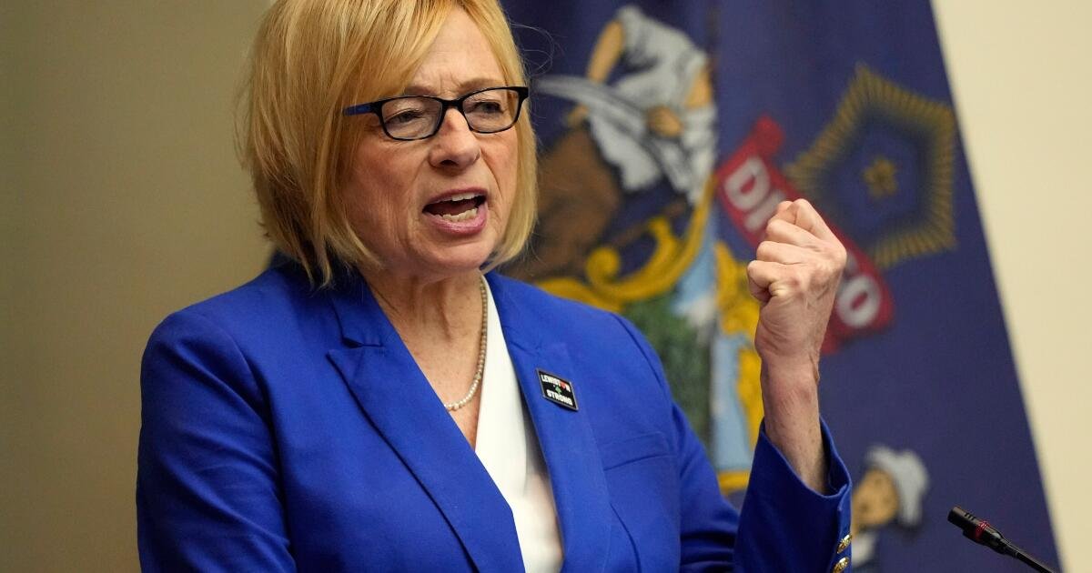 La gobernadora de Maine, Janet Mills, desafiará a la senadora Susan Collins, dicen fuentes de AP