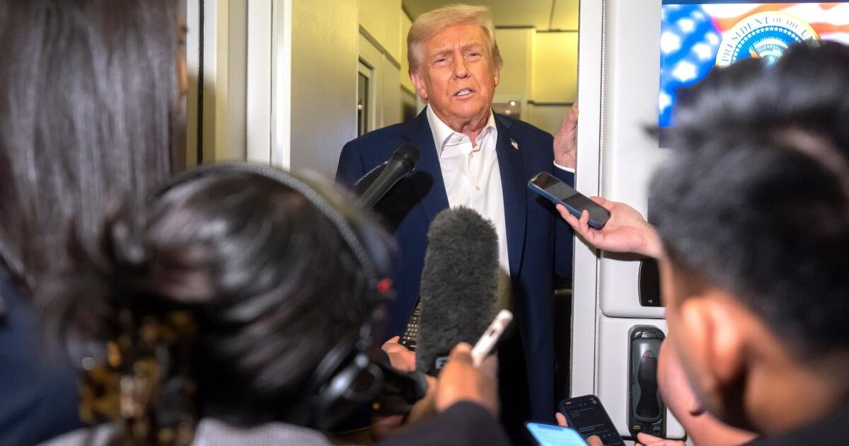 Trump viaja a Asia para cumbres y una reunión con Xi de China mientras se prolonga el cierre del gobierno de EE.UU.