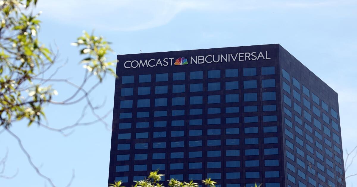 Comcast revela interés en los estudios y streamers de Warner Bros.