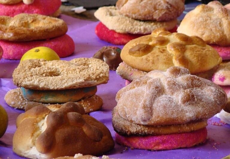 ¿Por qué los mexicanos comen pan de muerto todo el año?