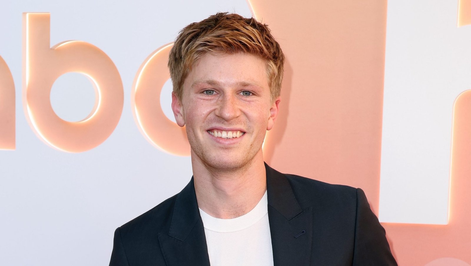 Valor neto de Robert Irwin 2025: cuánto dinero tiene el hijo de Steve Irwin