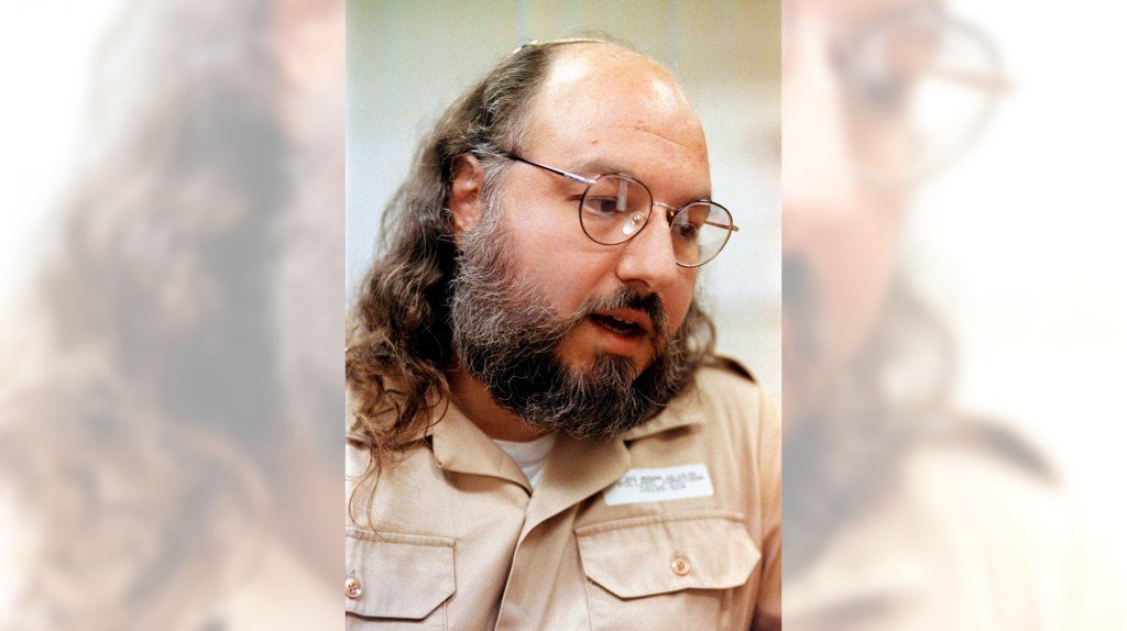 Hoy en la historia: 21 de noviembre, analista de inteligencia de la Marina acusado de espiar para Israel