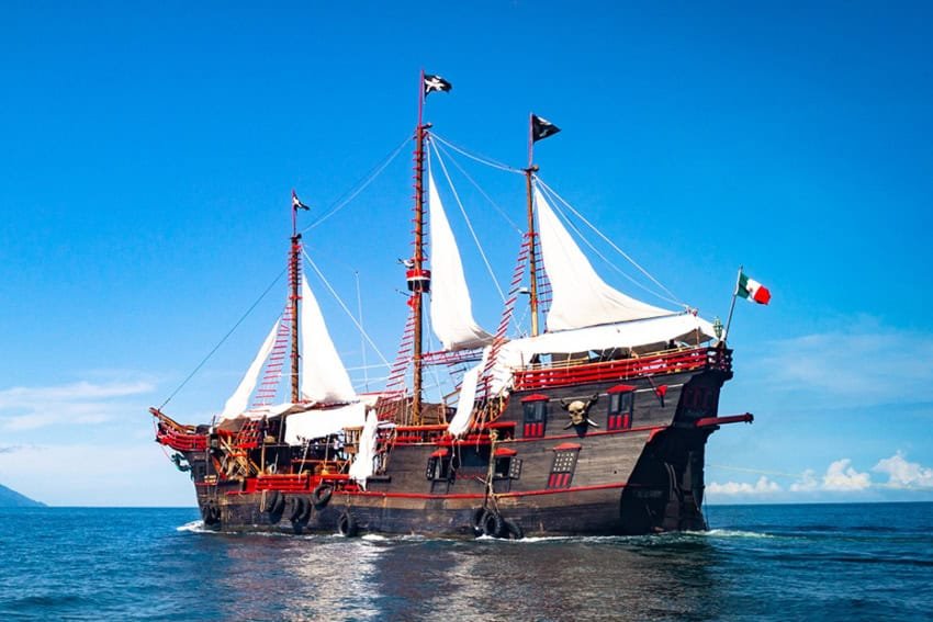 Nacido para una misión por la paz: Los orígenes poco conocidos del barco pirata de Puerto Vallarta, el Marigalante
