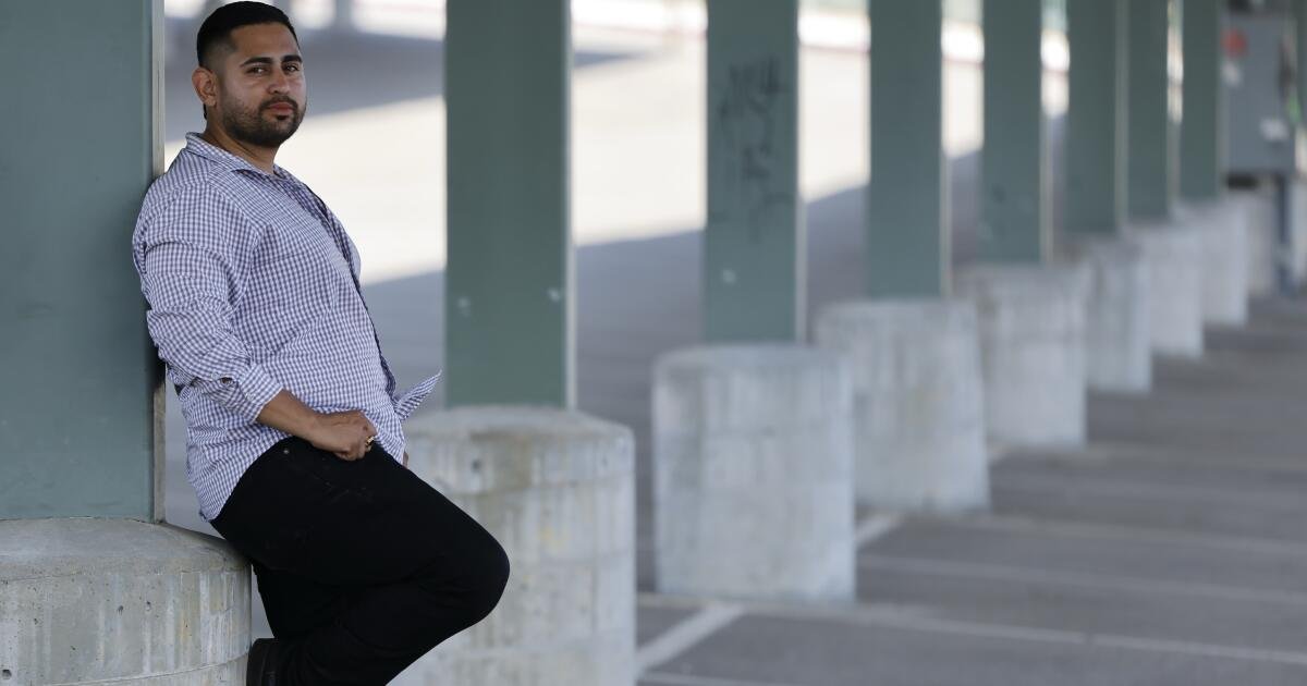 Los californianos están muy divididos según líneas partidistas sobre las redadas de inmigración, según una encuesta