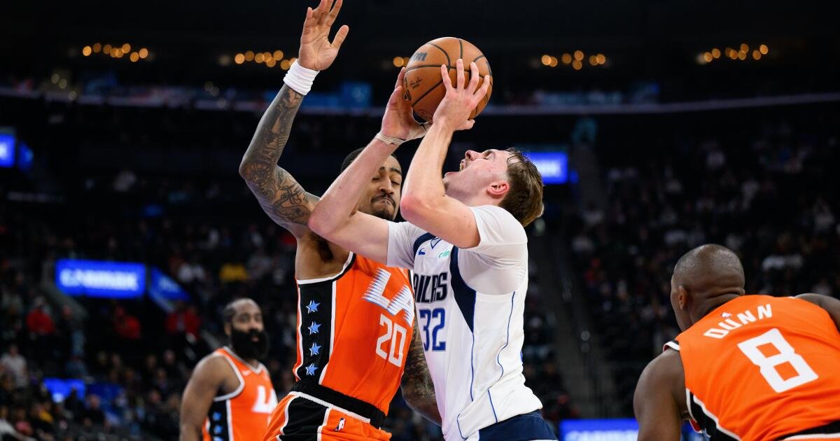 Los 35 puntos de Cooper Flagg, el máximo de la temporada, llevan a los Mavericks a superar a los Clippers
