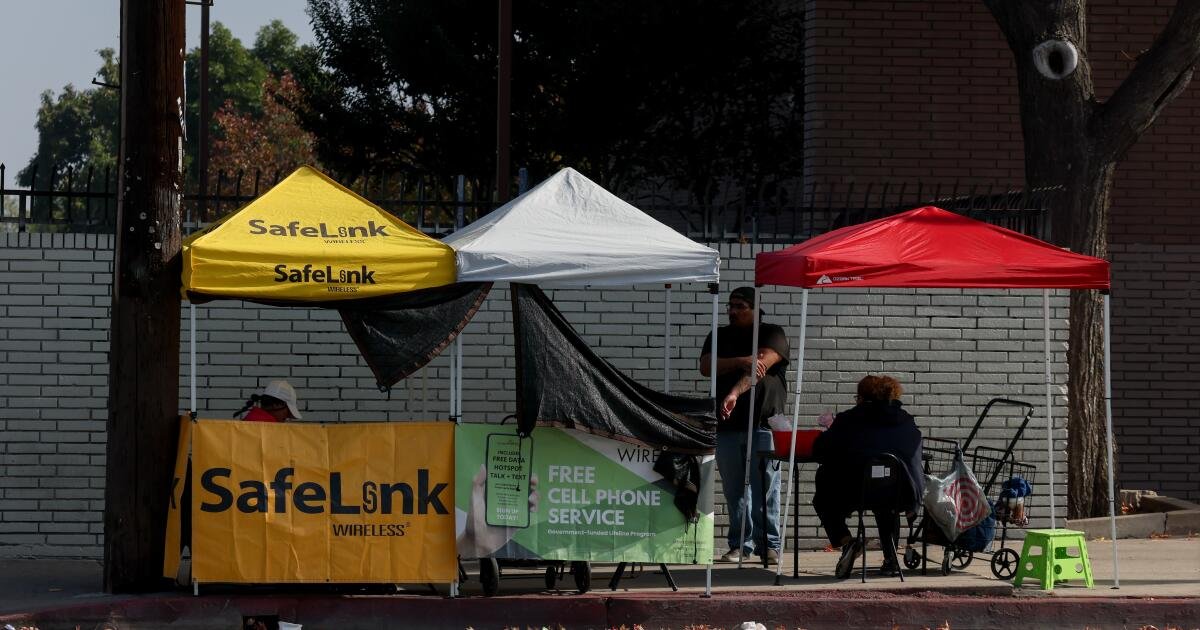 El condado de Los Ángeles toma medidas para prohibir la ‘solicitud depredadora’ en medio de preguntas sobre demandas por abuso sexual