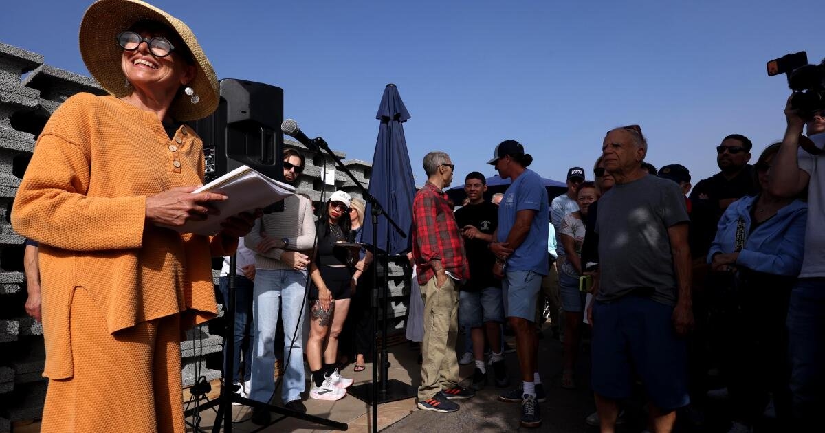 ‘Inmunidad colectiva’: una comunidad costera quiere volverse a prueba de fuego después del incendio de Palisades