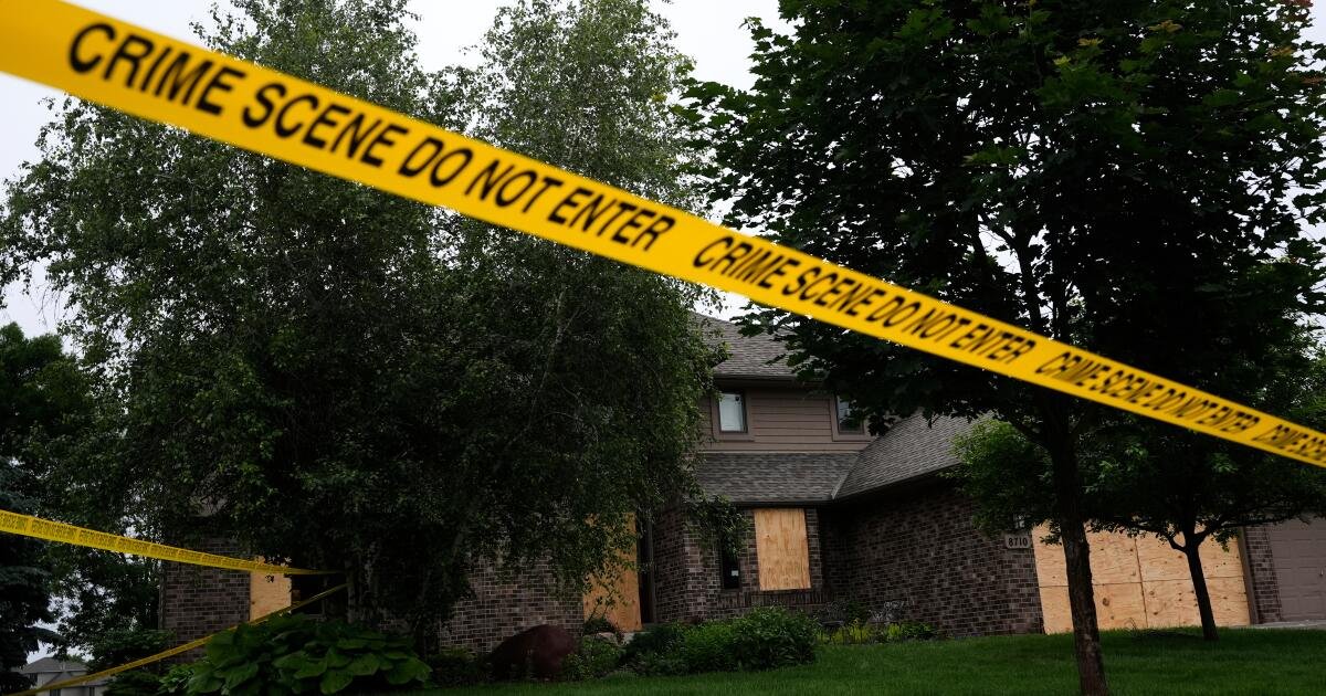 Los fiscales entregan 130.000 páginas de pruebas sobre el asesinato de un legislador de Minnesota