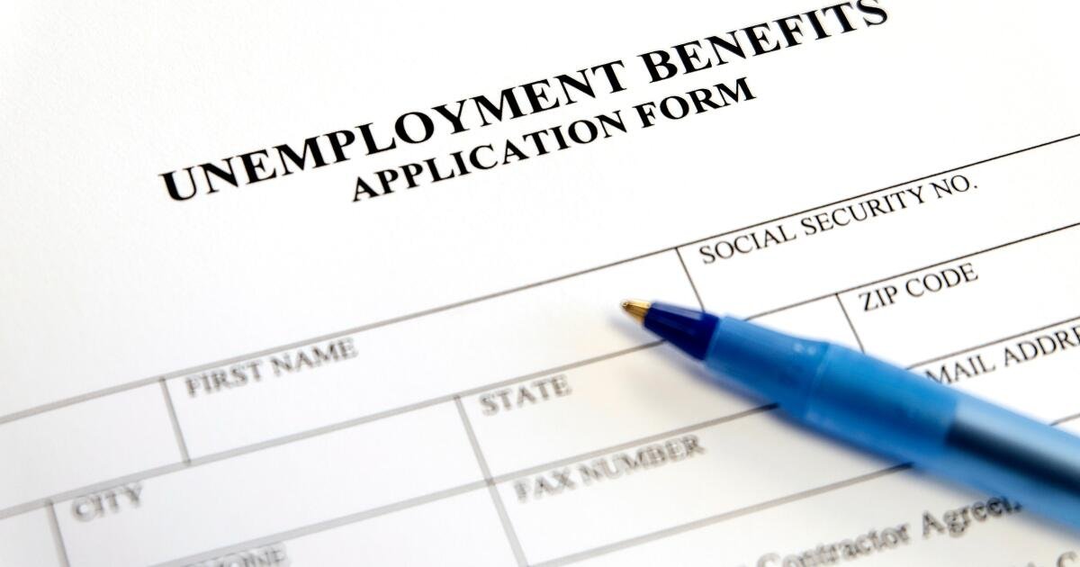 Los despidos se están acumulando, lo que aumenta la ansiedad de los trabajadores. Aquí hay una lista de los recortes de algunas empresas.