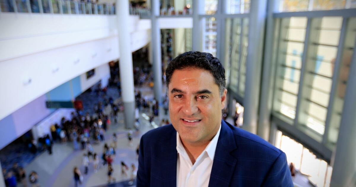 Bernie Sanders se retracta de su respaldo a un californiano que defiende las crudas calificaciones sexuales de las mujeres