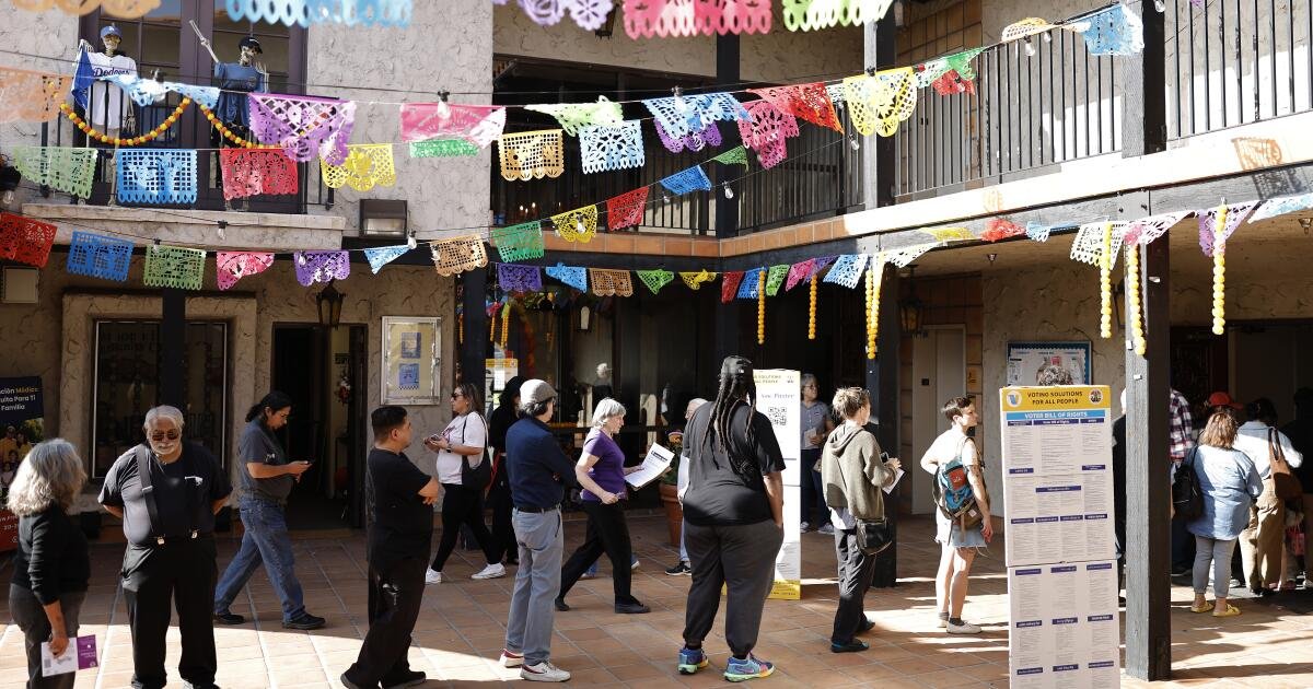 Soy un joven votante latino. Ninguna de las partes nos ha descubierto