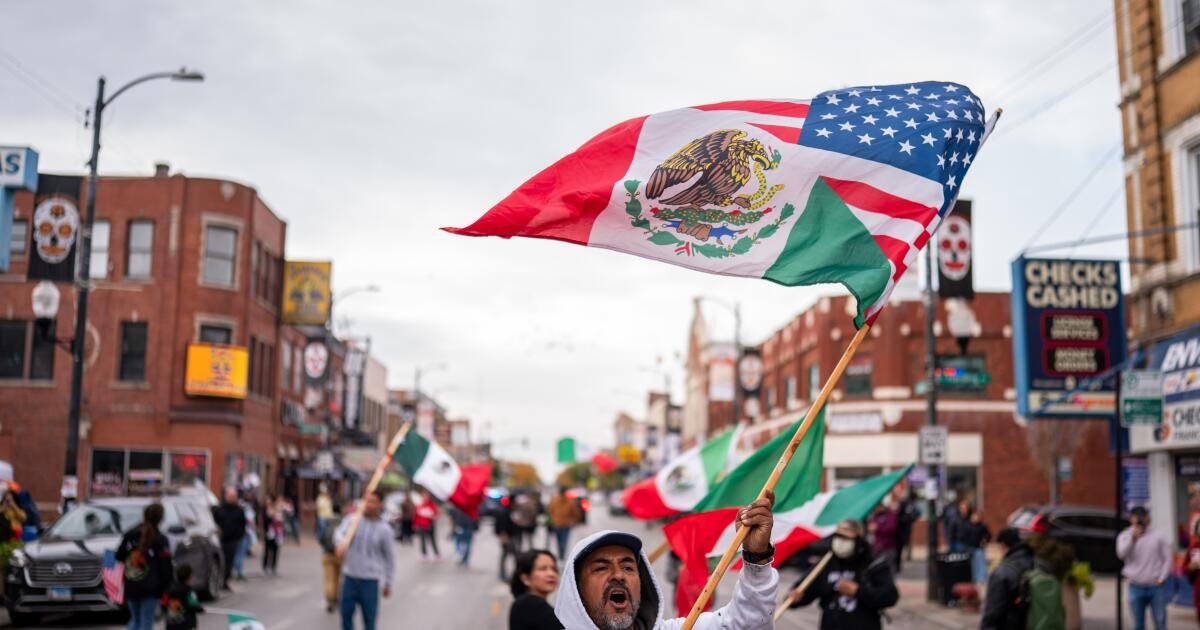 En Chicago, los residentes organizan una defensa comunitaria contra la maquinaria de deportación de Trump
