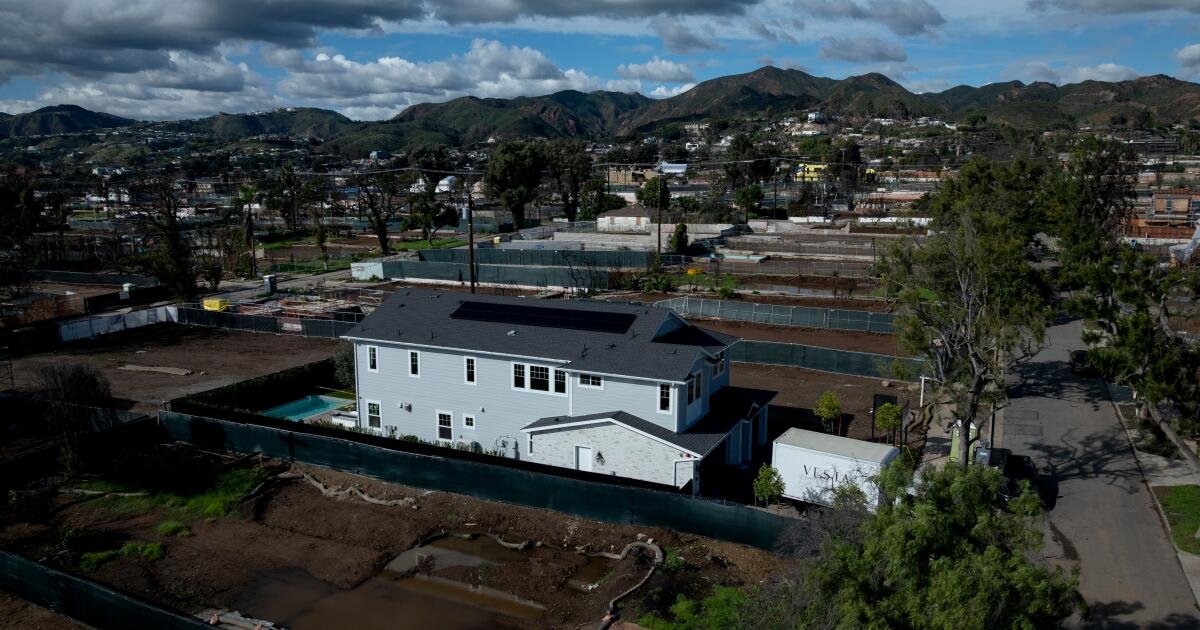 La primera casa ha sido reconstruida tras el incendio Palisades