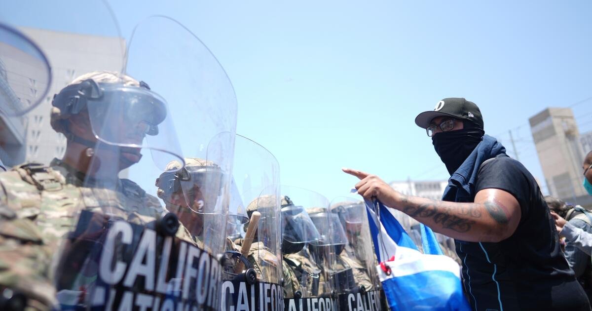 Cientos de tropas de la Guardia Nacional desplegadas en Portland y Chicago serán enviadas a casa