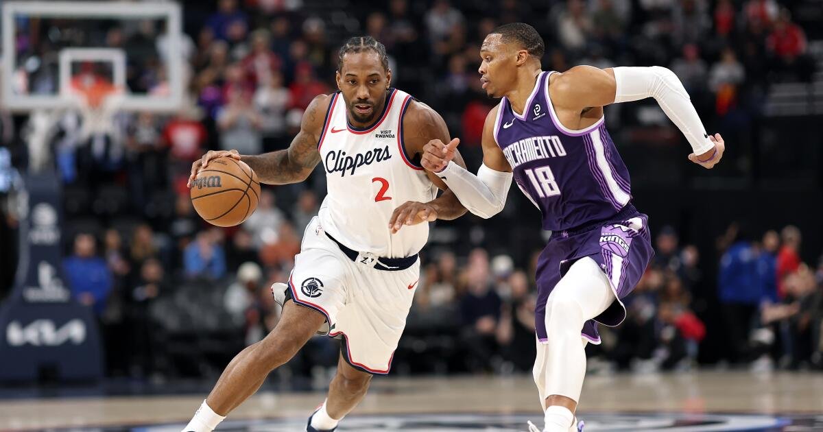 Kawhi Leonard anota 33 y los Clippers derrotan a los Kings por quinta victoria consecutiva