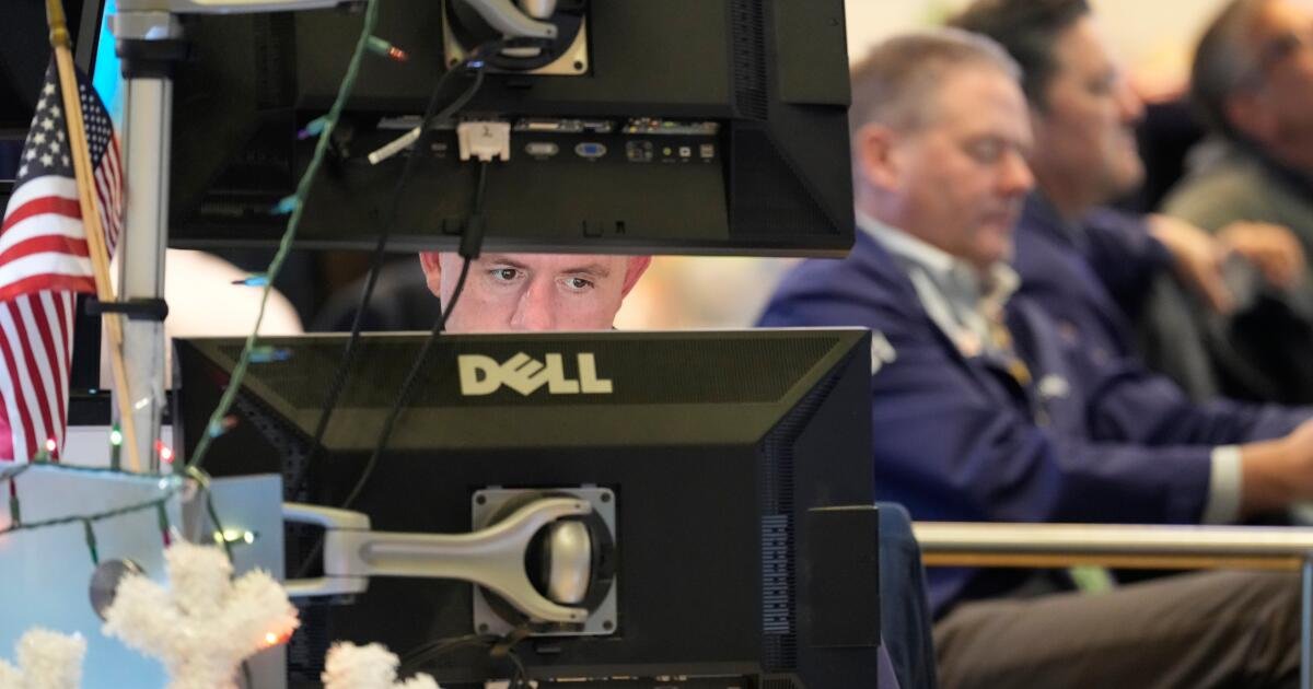 Wall Street cae con operaciones ligeras en el último día de 2025, otro año excepcional para los mercados