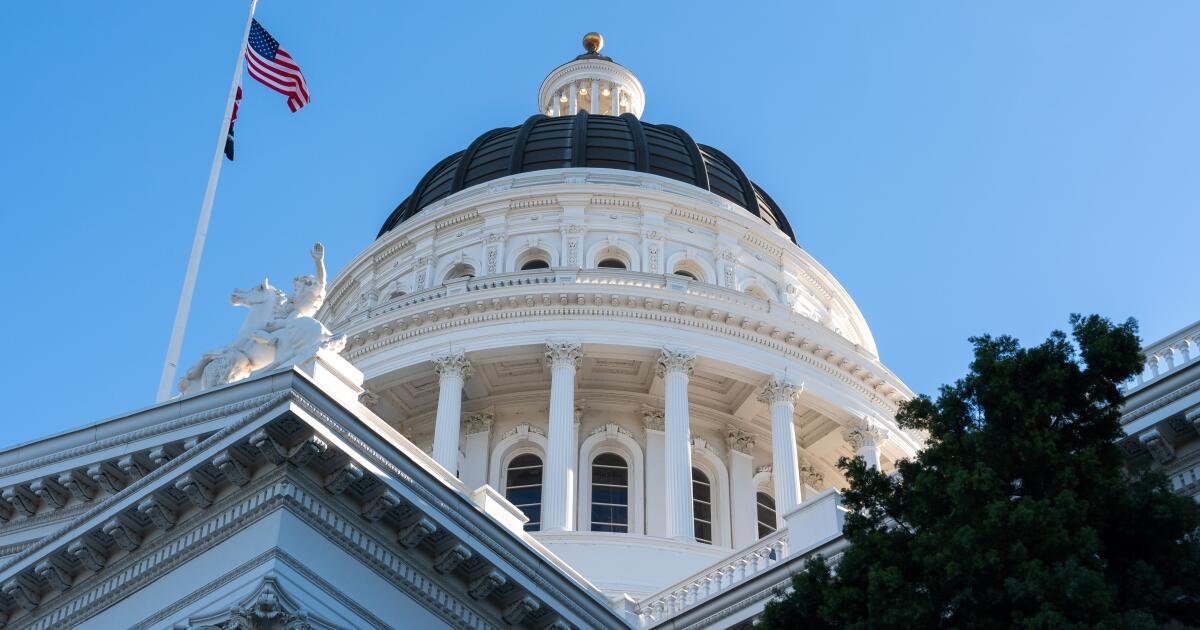 La investigación federal de los consultores demócratas en Sacramento arroja una declaración de culpabilidad