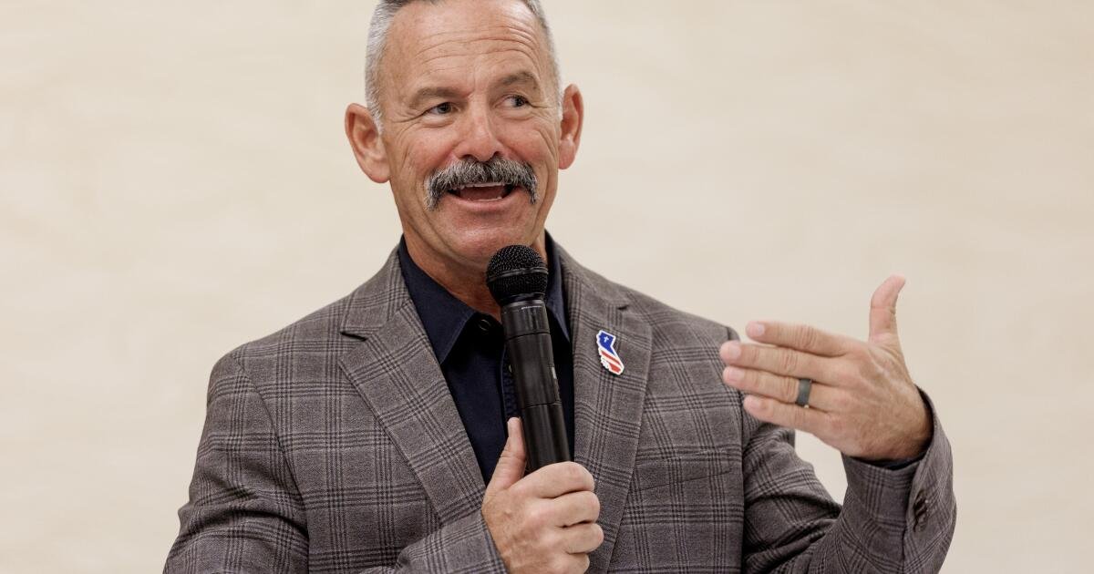 El apoyo a los vales escolares distingue a los republicanos en el foro de gobernadores sobre las escuelas