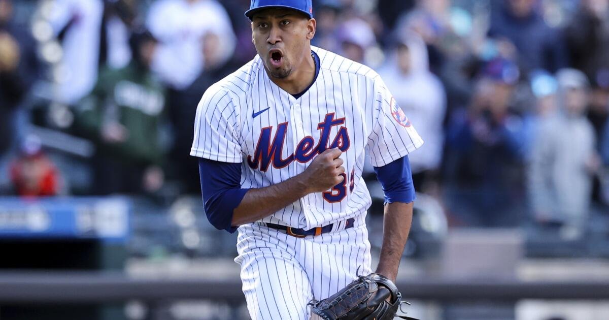 El mágico trompetista de Edwin Díaz salta a la cima de la icónica lista de hits de los Dodgers