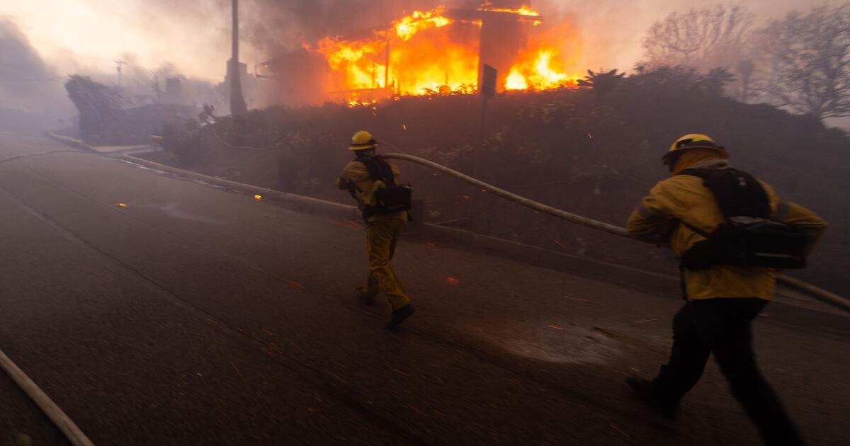 El autor del informe clave sobre el incendio de Palisades estaba molesto por los cambios que lo debilitaron, dicen las fuentes