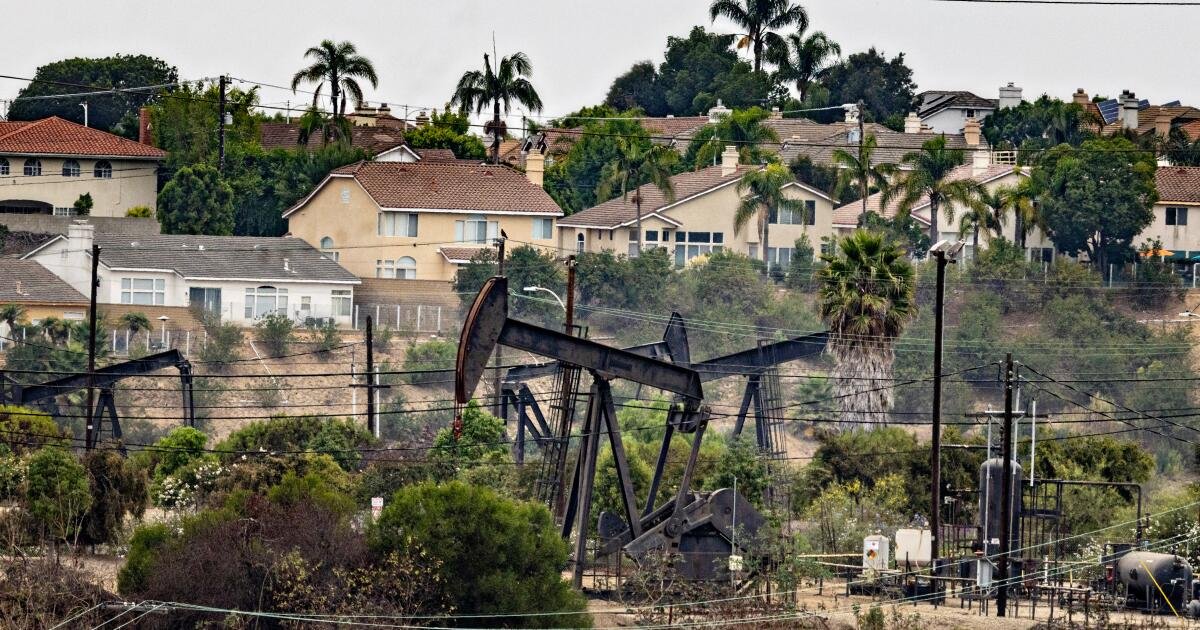 El condado de Los Ángeles demanda a las compañías petroleras por pozos petroleros desconectados en Inglewood