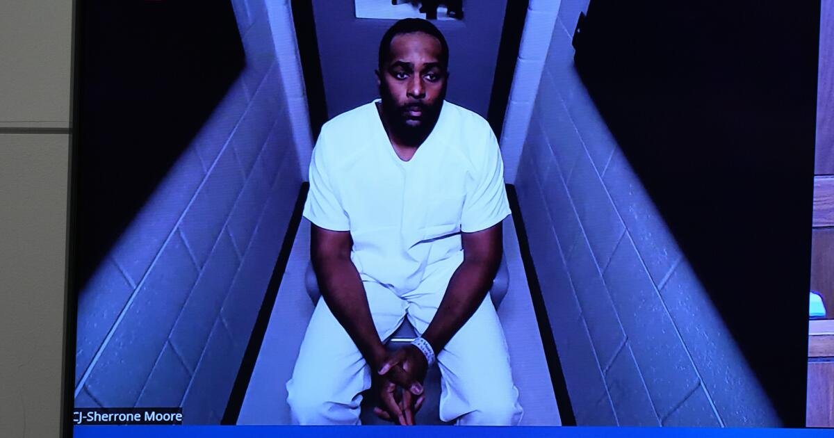 El ex entrenador de Michigan Sherrone Moore acusado de cometer tres delitos tras ser despedido