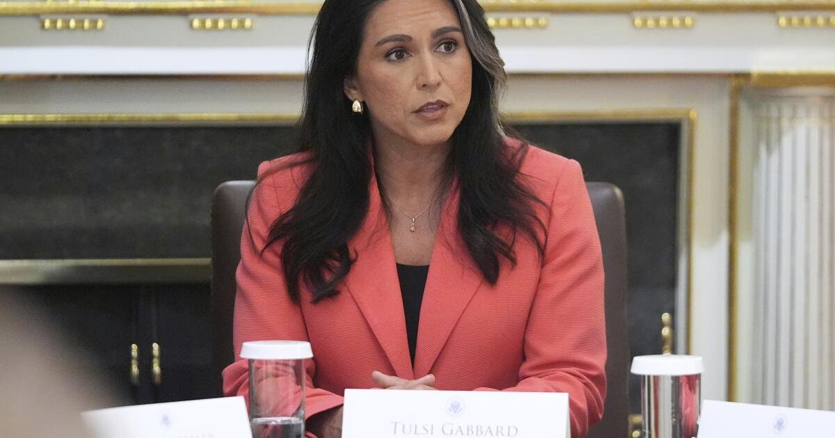 El director nacional de inteligencia de EE.UU. guarda silencio sobre la operación en Venezuela