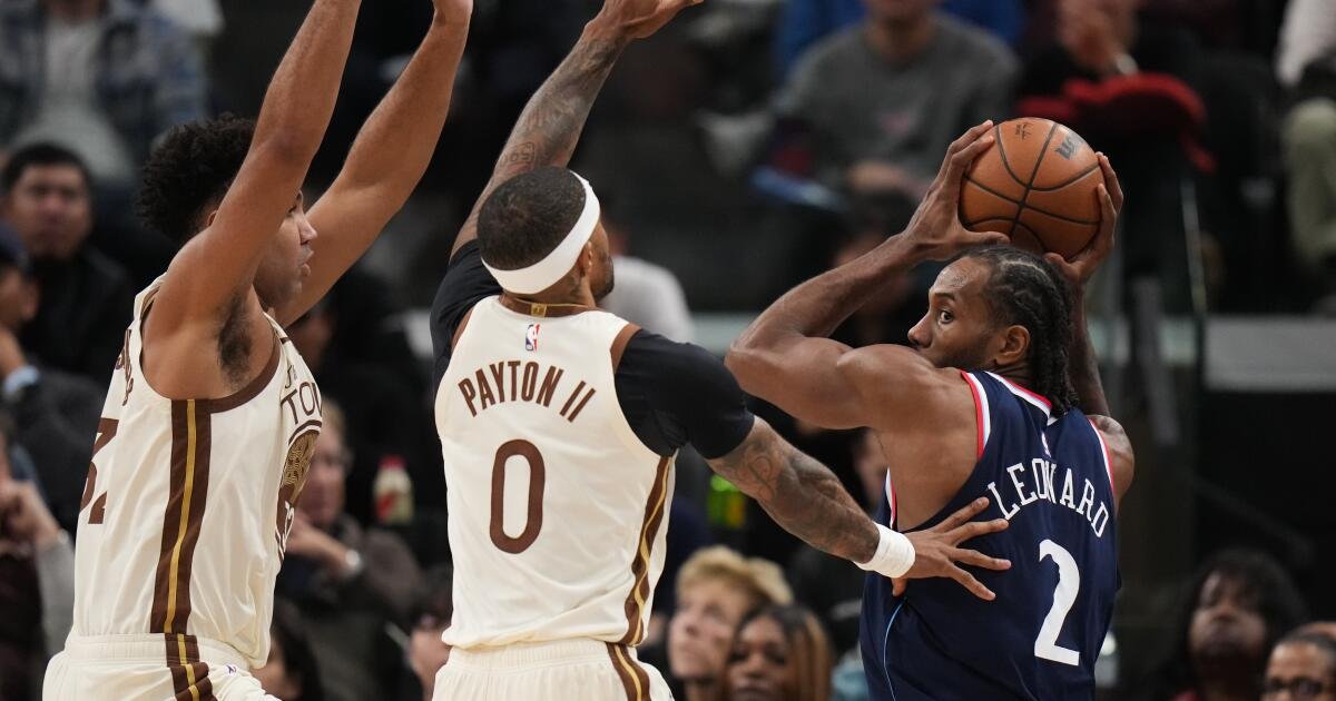 Kawhi Leonard anota 24, Steve Kerr es expulsado, Steph Curry comete faltas: la victoria de los Clippers lo tiene todo