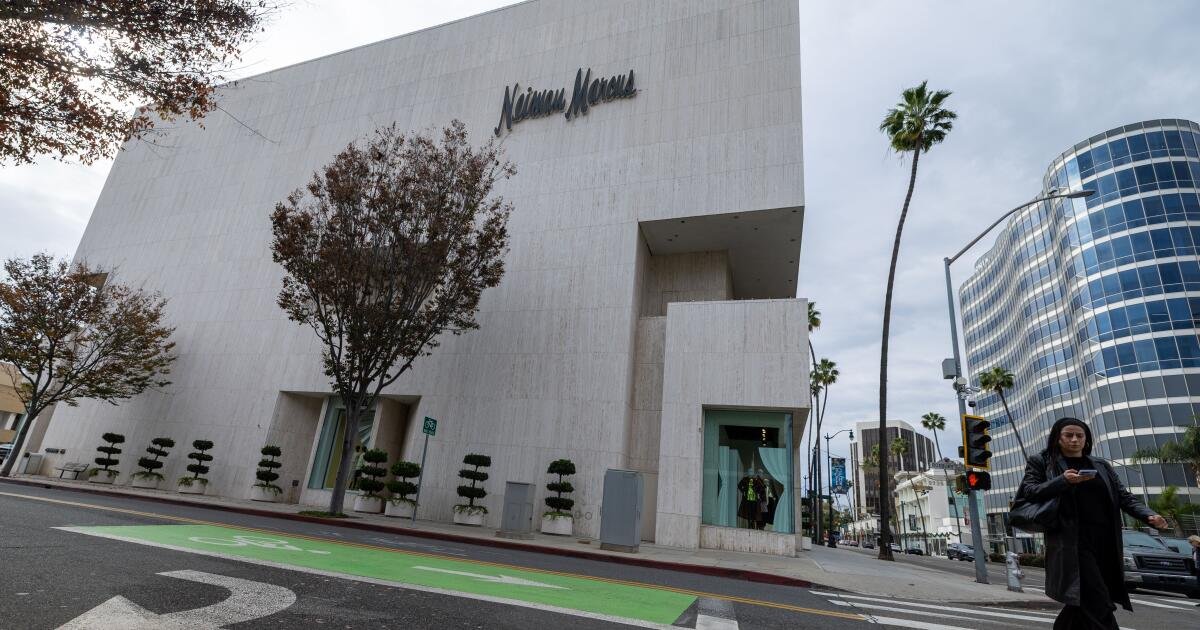 La matriz de Neiman Marcus vende su sitio en Beverly Hills