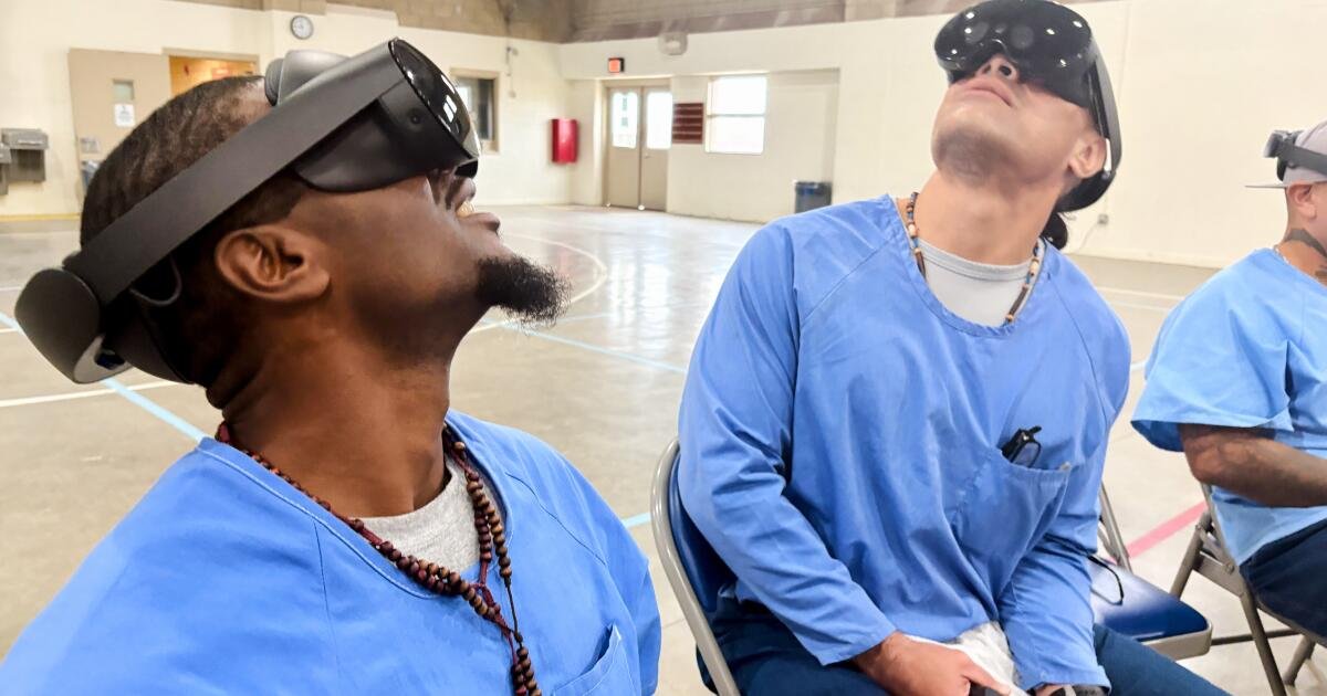 Auriculares de realidad virtual como ‘máquinas de esperanza’: los dispositivos ofrecen a los reclusos de California un respiro y una experiencia práctica